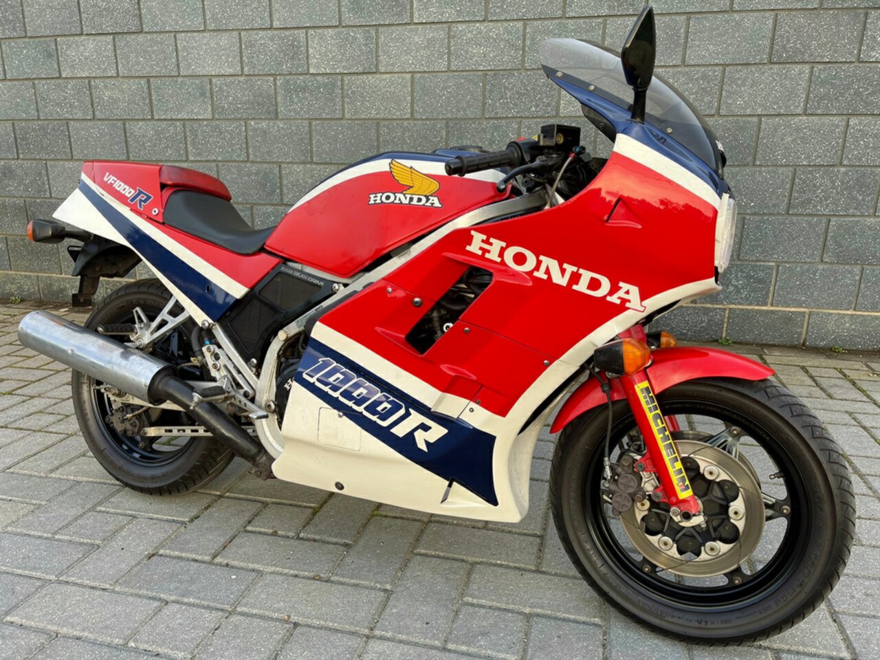 1985 HONDA VF1000R ROAD