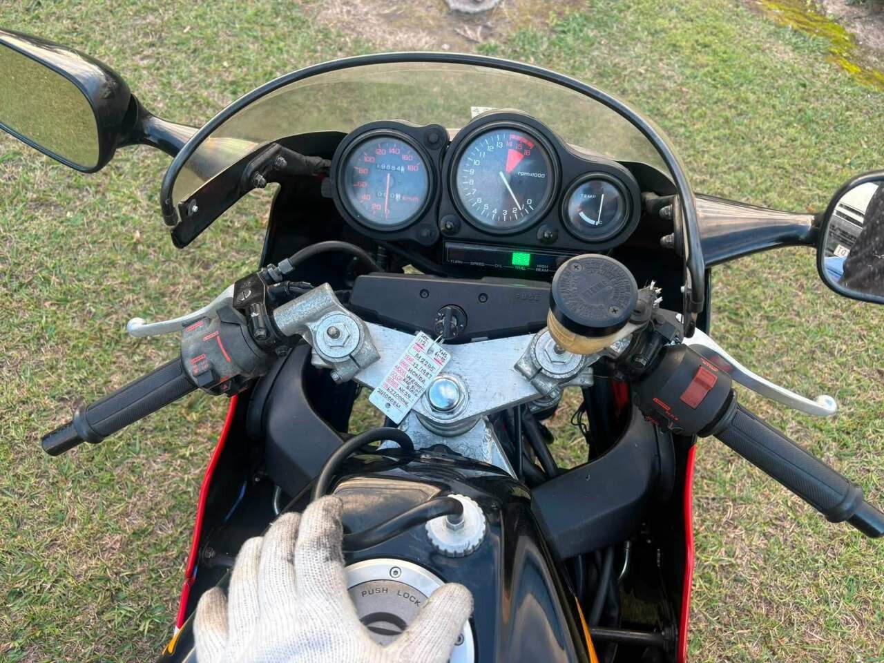 1987 HONDA VFR400 SPORTS
