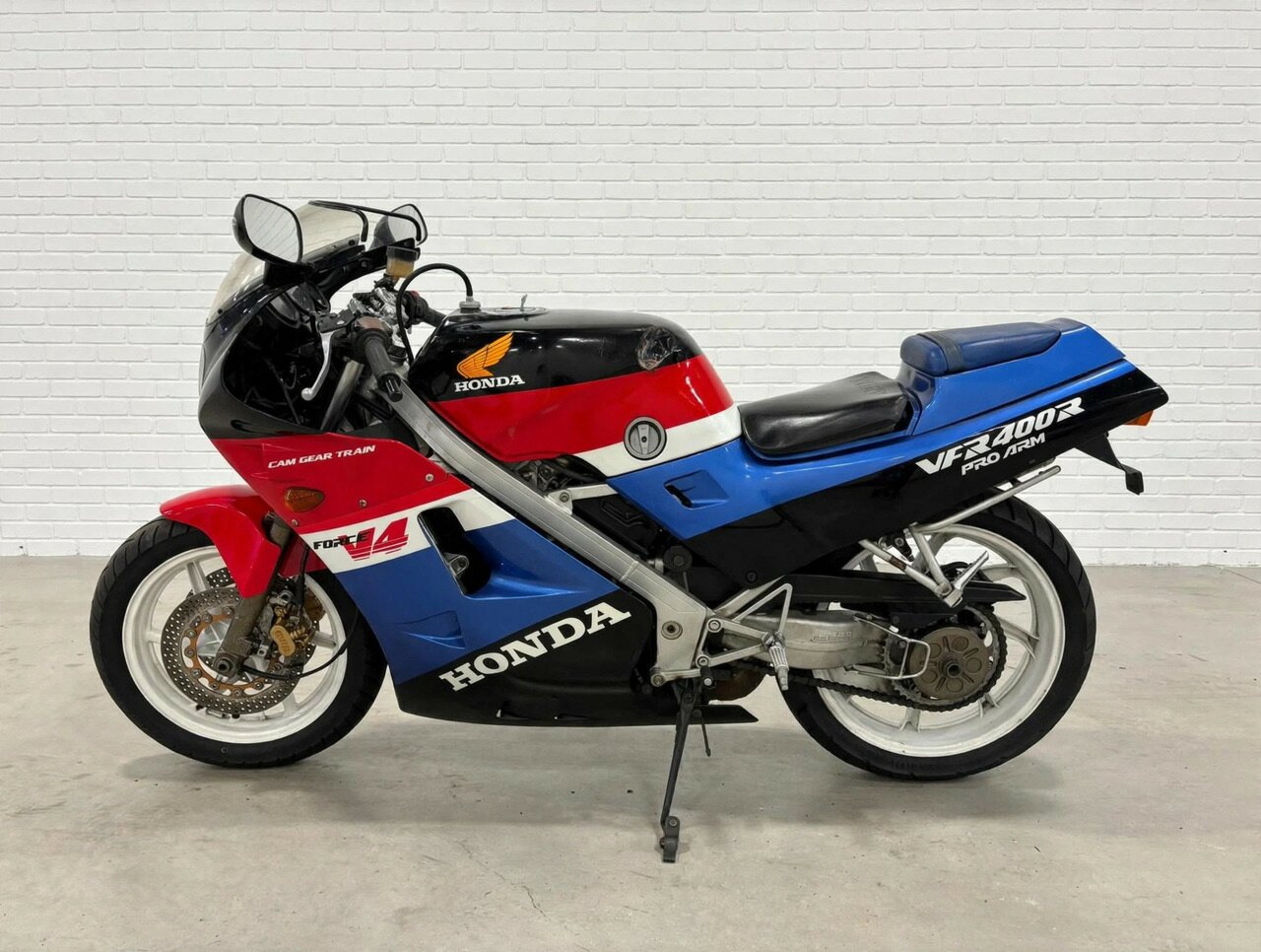 1987 HONDA VFR400 SPORTS
