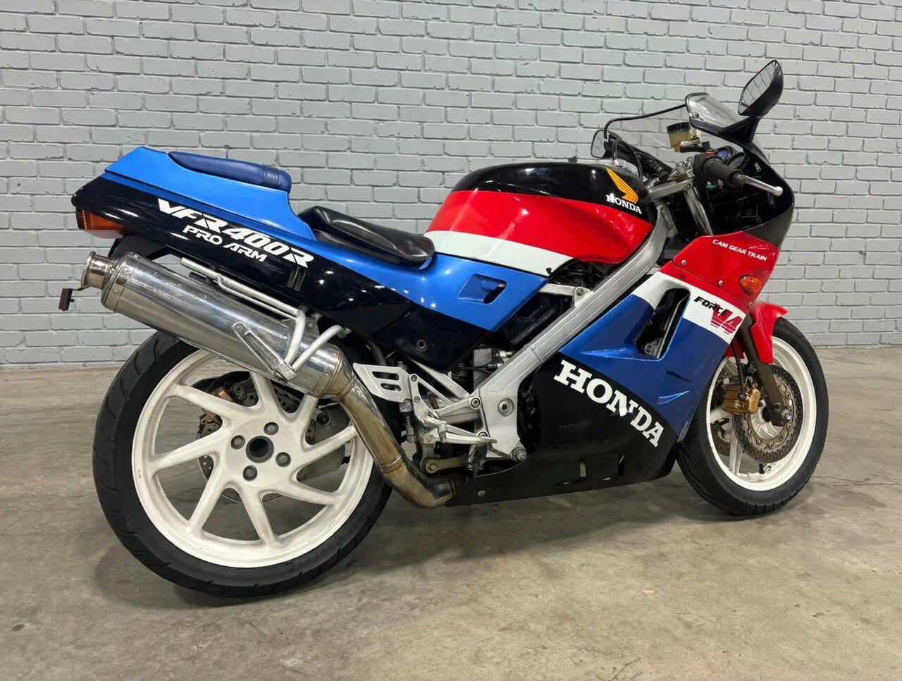 1987 HONDA VFR400 SPORTS