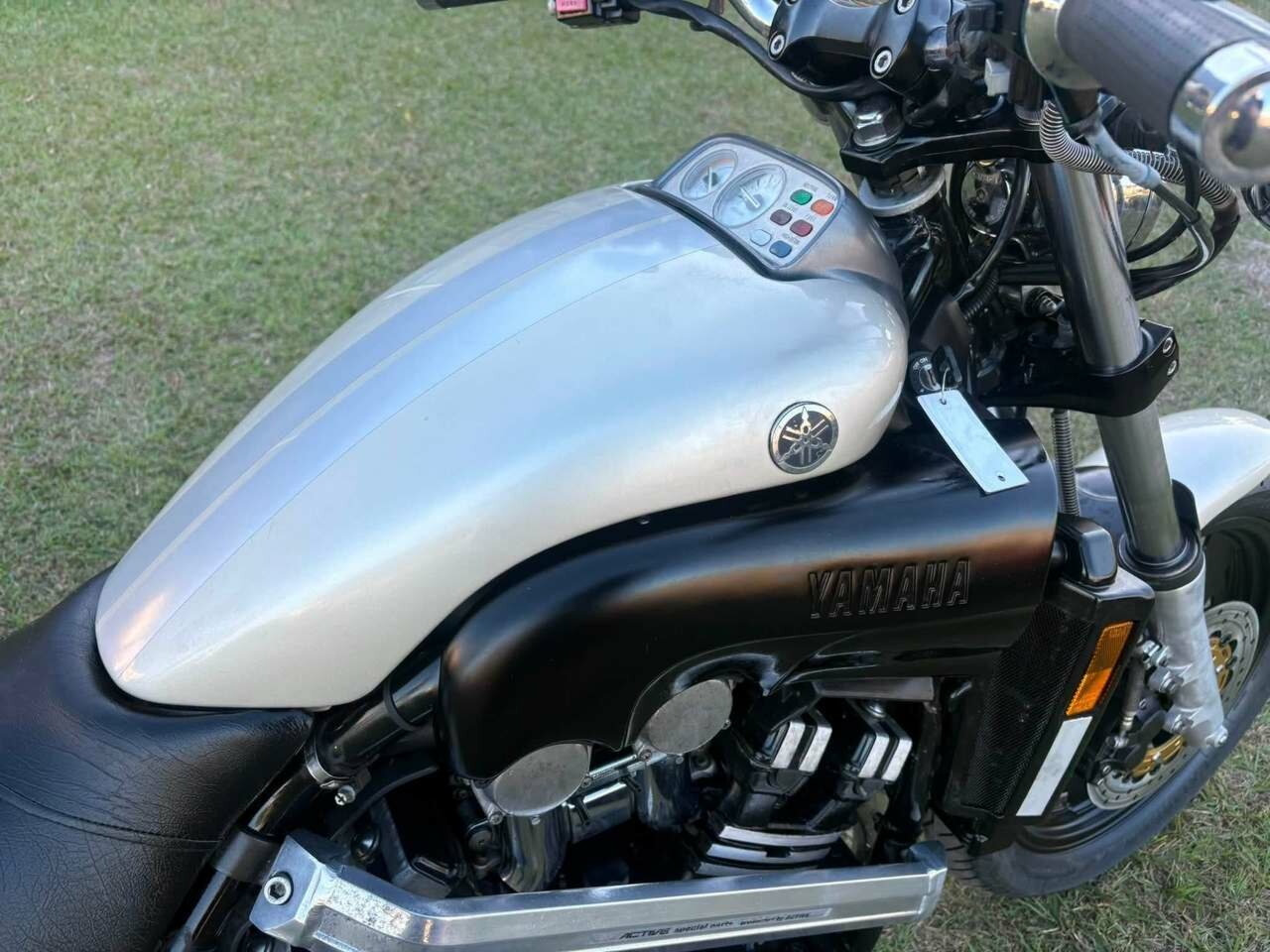 2001 YAMAHA VMAX 1200 CRUISER