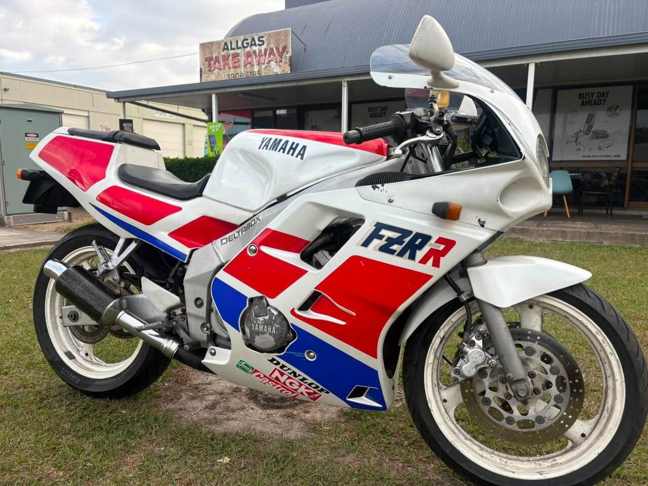 1989 YAMAHA FZR250R ROAD