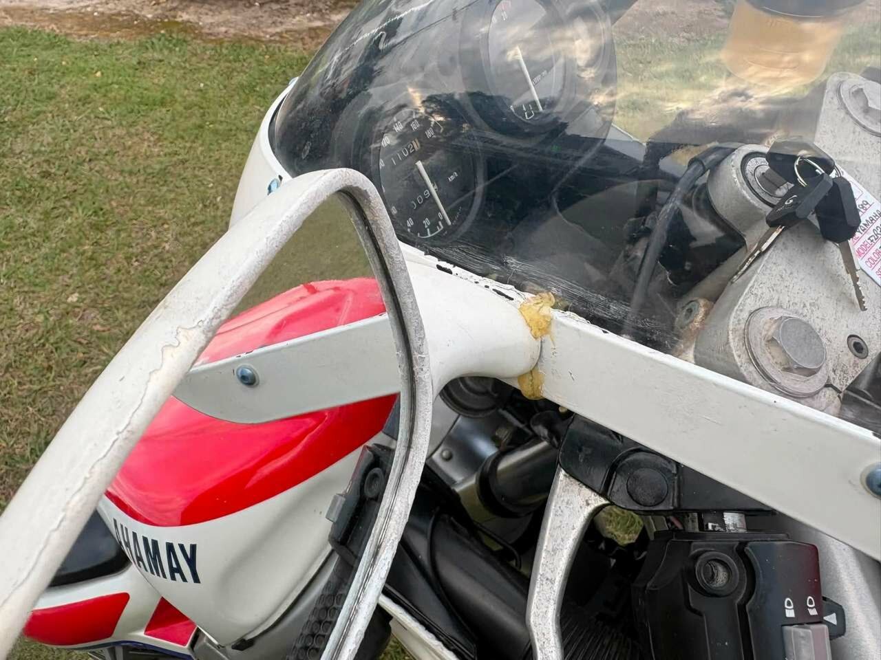 1989 YAMAHA FZR250R ROAD