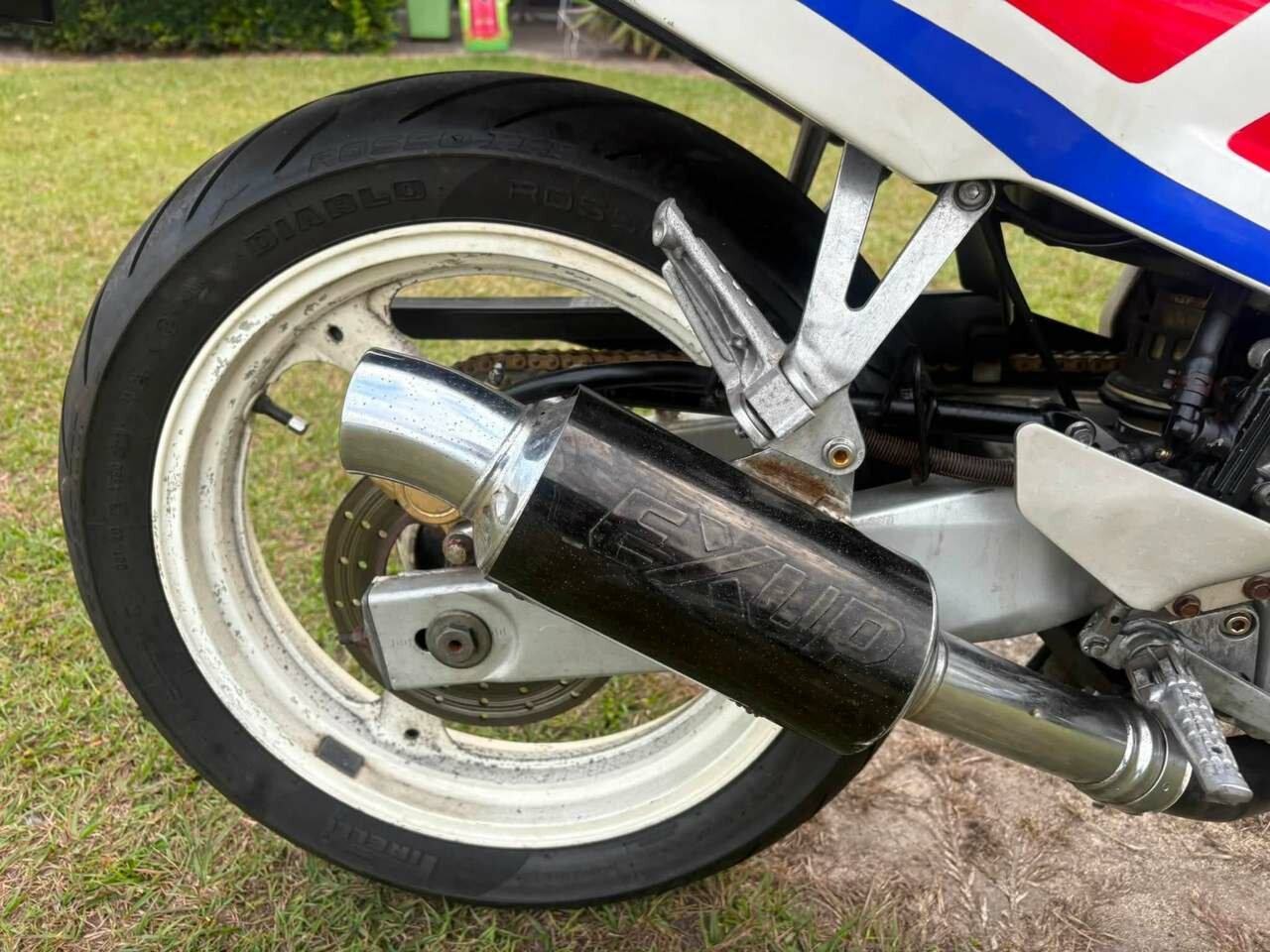 1989 YAMAHA FZR250R ROAD