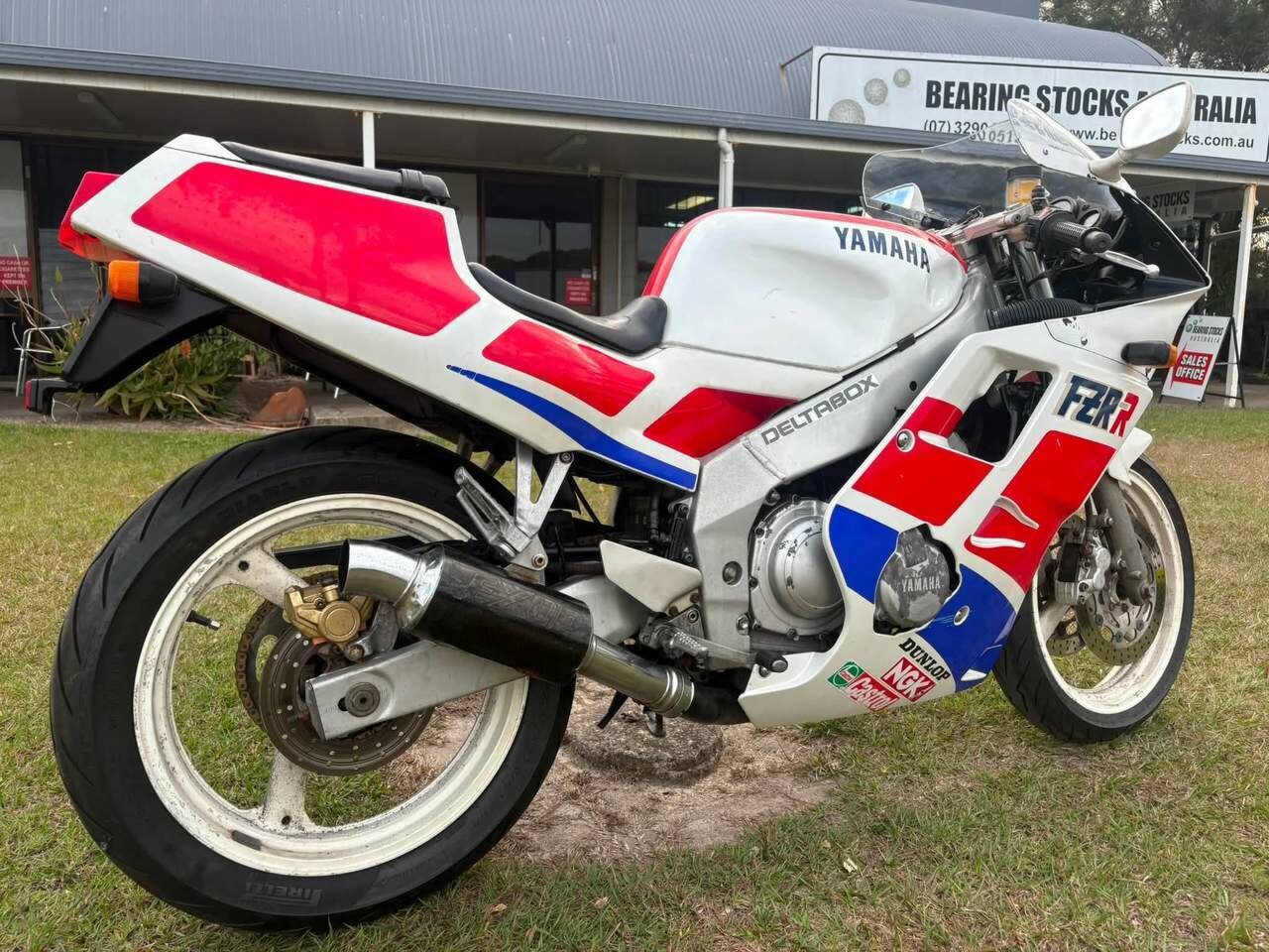 1989 YAMAHA FZR250R ROAD
