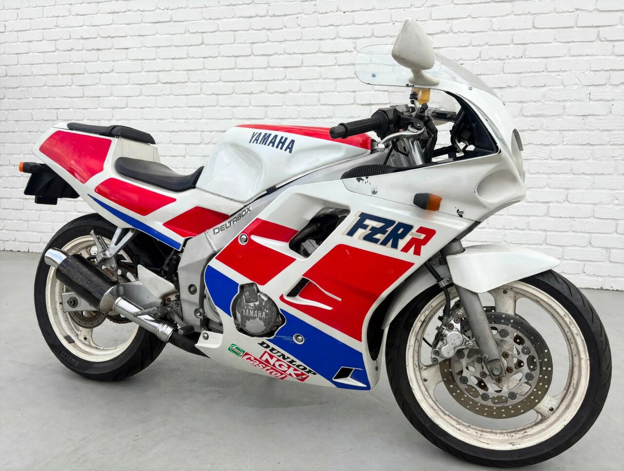 1989 YAMAHA FZR250R ROAD