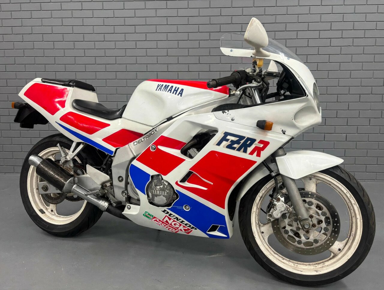 1989 YAMAHA FZR250R ROAD