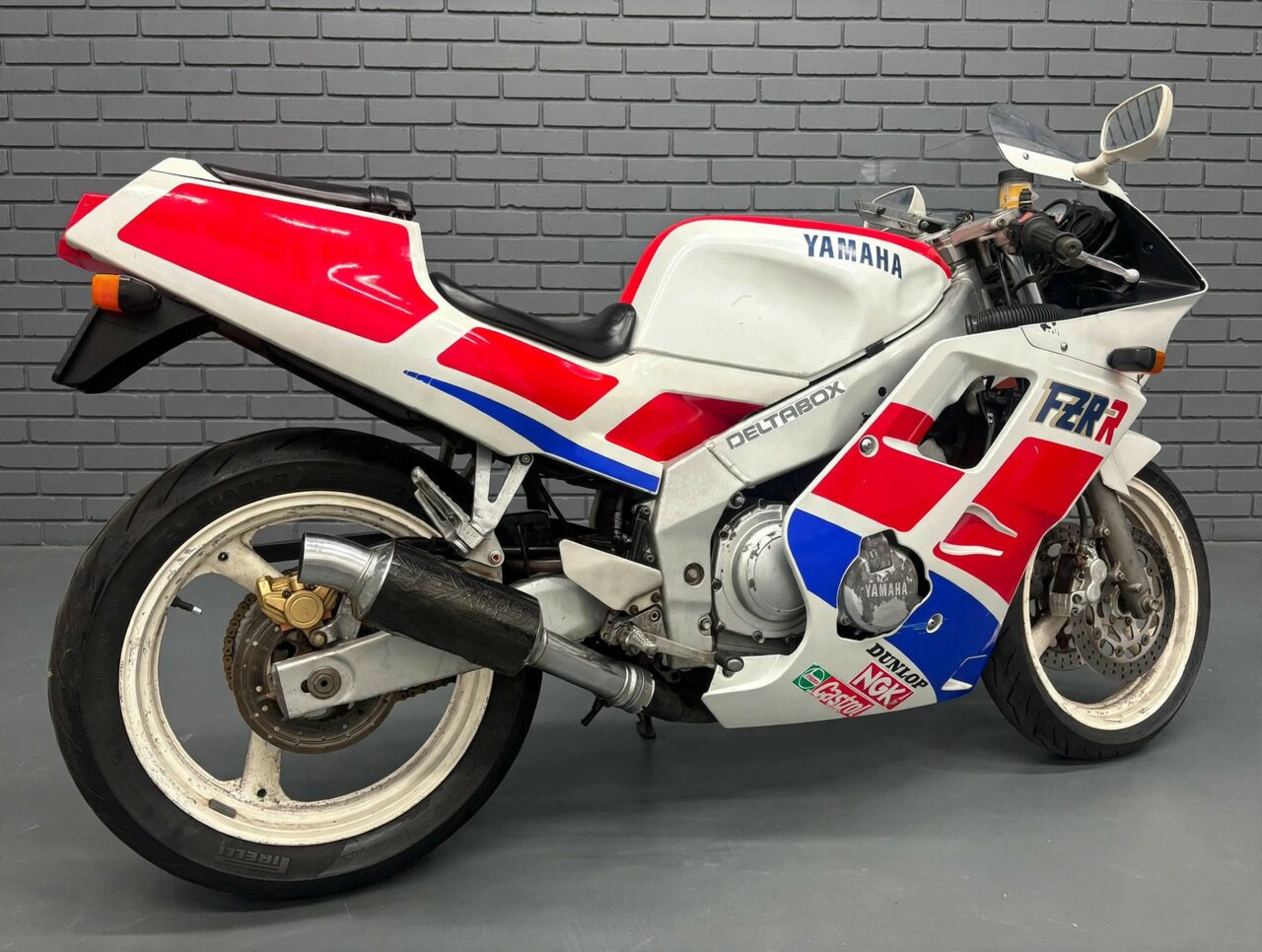 1989 YAMAHA FZR250R ROAD