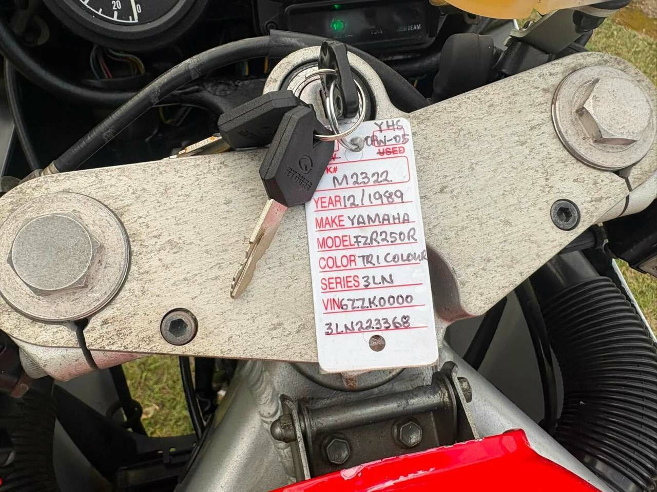 1989 YAMAHA FZR250R ROAD