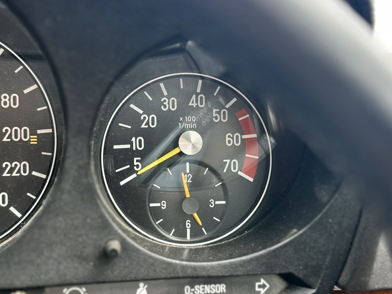 1982 MERCEDES-BENZ 380 SL COUPE