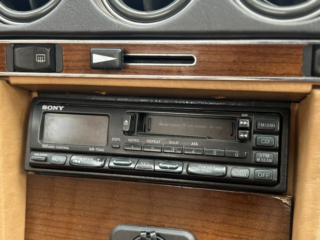 1982 MERCEDES-BENZ 380 SL COUPE