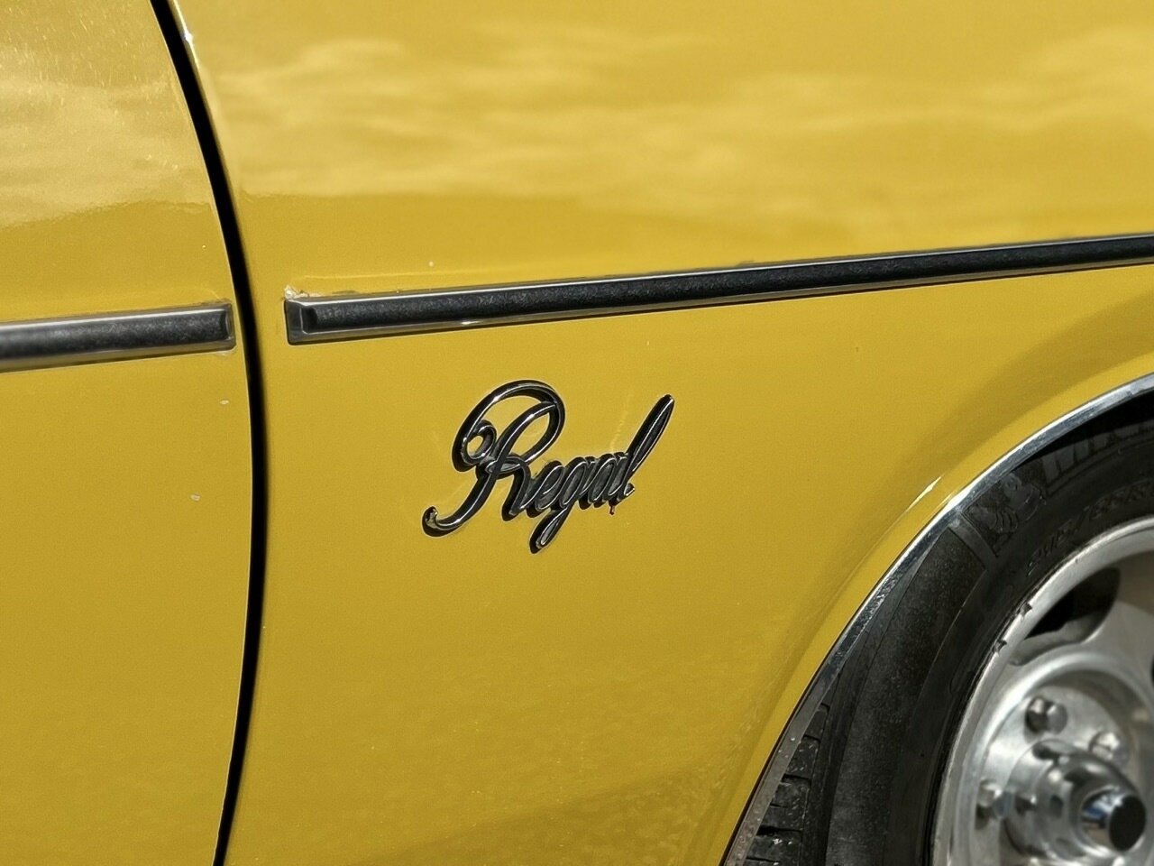 1977 CHRYSLER REGAL CL SE 3 SP AUTOMATIC 4D SEDAN