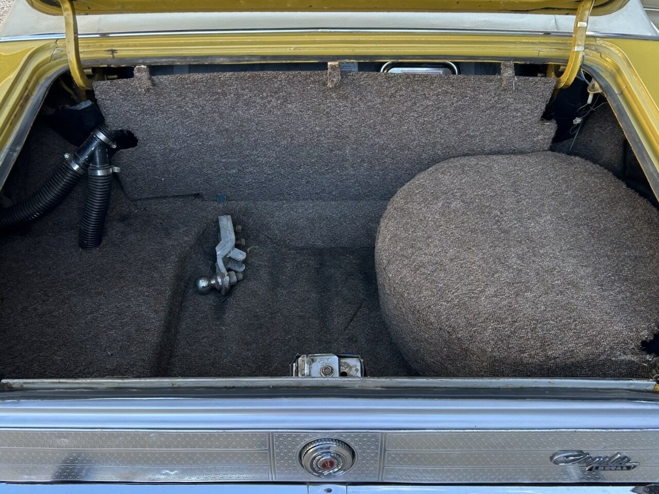1977 CHRYSLER REGAL CL SE 3 SP AUTOMATIC 4D SEDAN