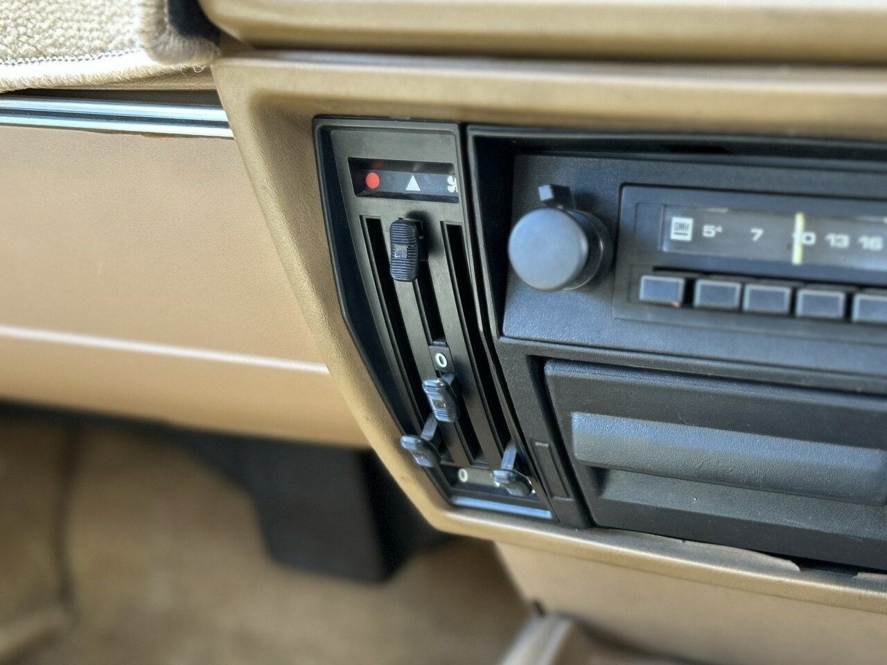 1978 HOLDEN COMMODORE VB SL 4 SP MANUAL 4D SEDAN
