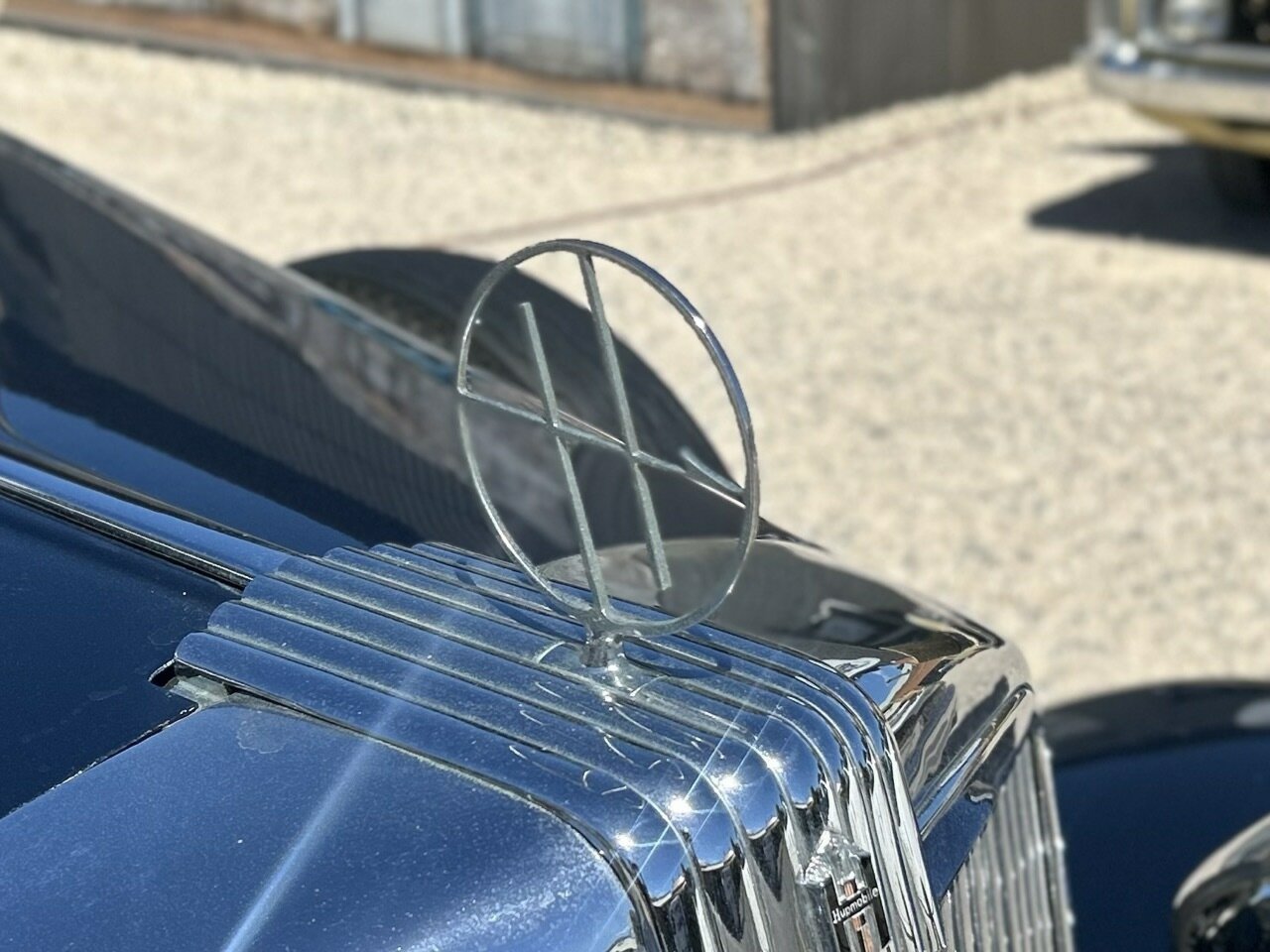 1933 HUPMOBILE DELUXE SEDAN