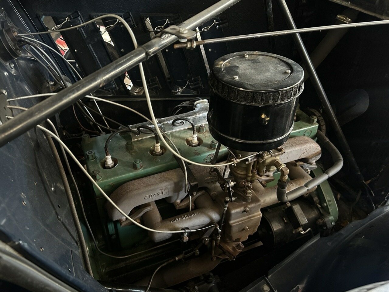1933 HUPMOBILE DELUXE SEDAN