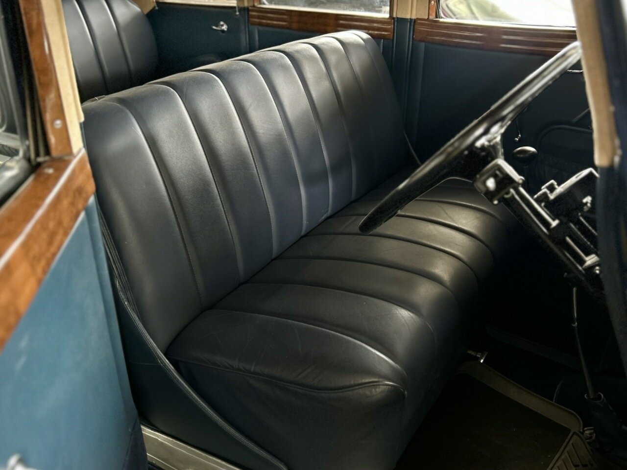 1933 HUPMOBILE DELUXE SEDAN