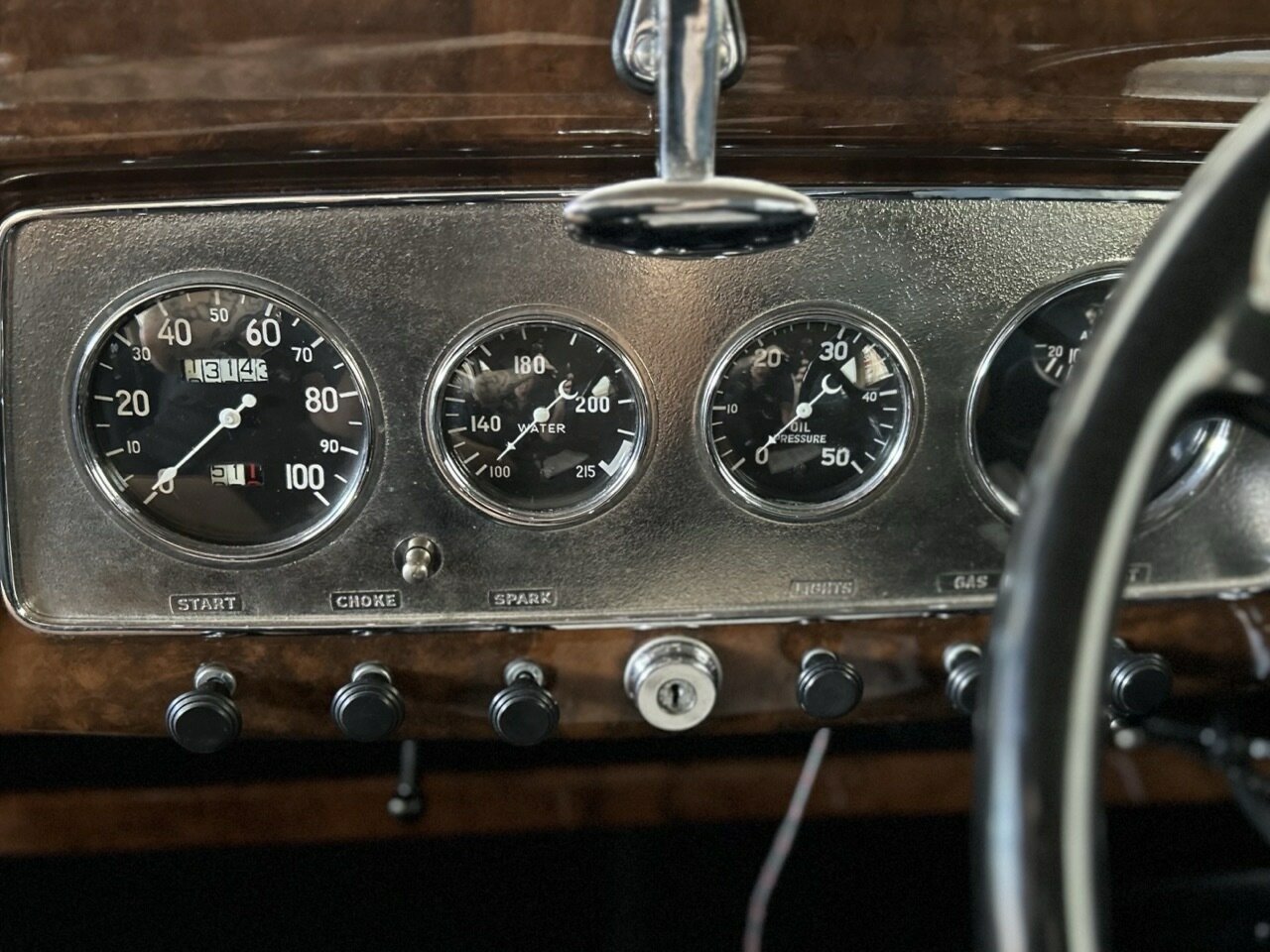 1933 HUPMOBILE DELUXE SEDAN