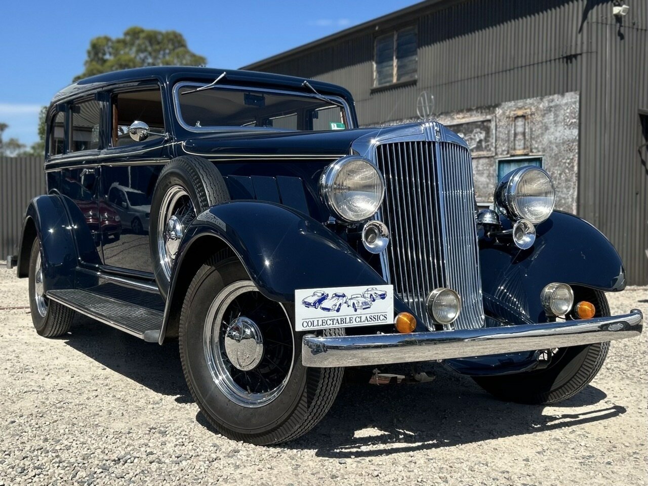 1933 HUPMOBILE DELUXE SEDAN