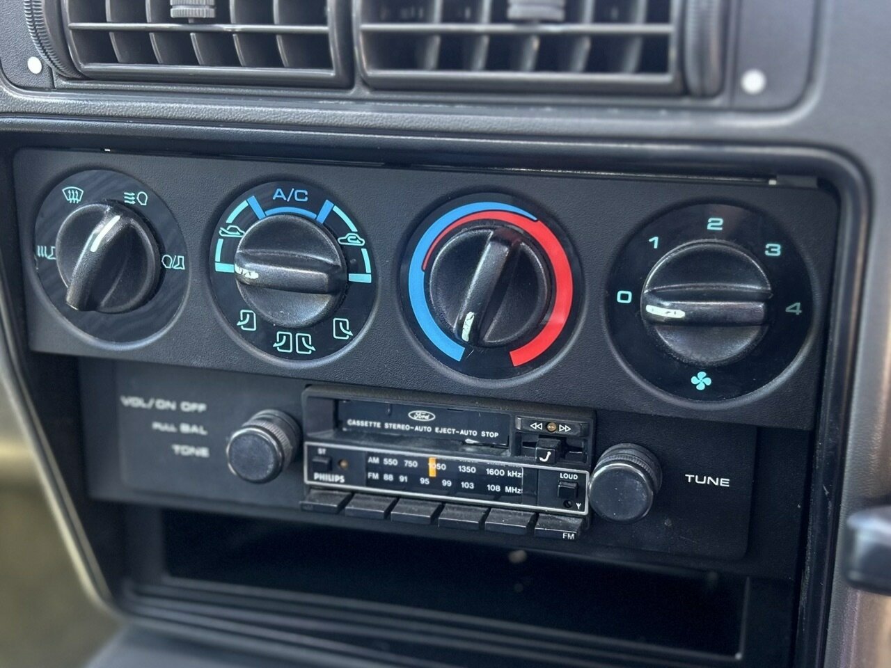 1987 FORD FALCON XF S-PAK 4 SP MANUAL 4D SEDAN