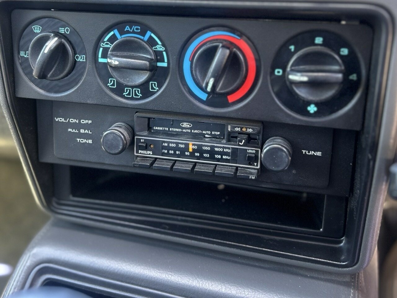 1987 FORD FALCON XF S-PAK 4 SP MANUAL 4D SEDAN