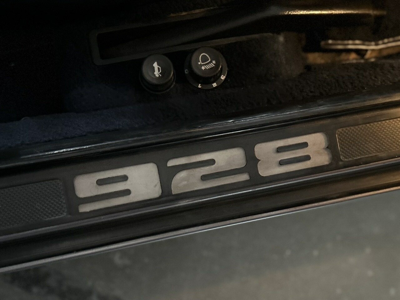 1987 PORSCHE 928 S4 4 SP AUTOMATIC 2D COUPE