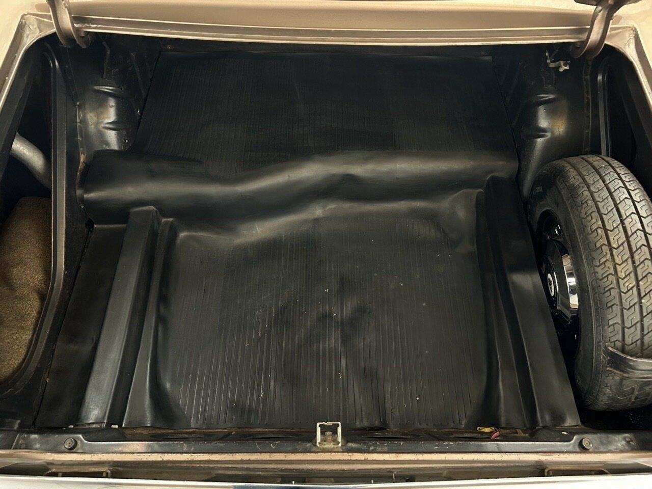 1967 HOLDEN PREMIER HR SEDAN