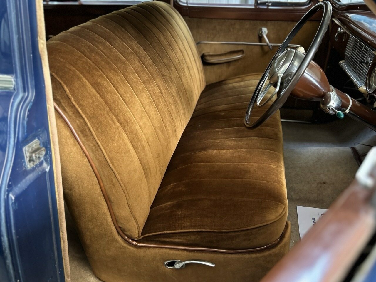 1948 PACKARD DELUXE EIGHT SEDAN