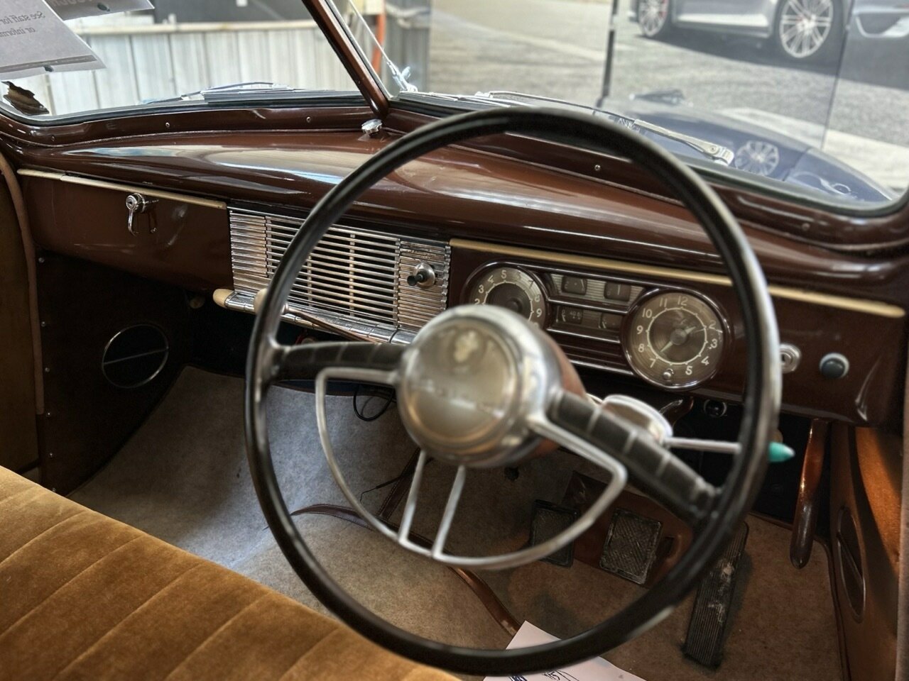 1948 PACKARD DELUXE EIGHT SEDAN