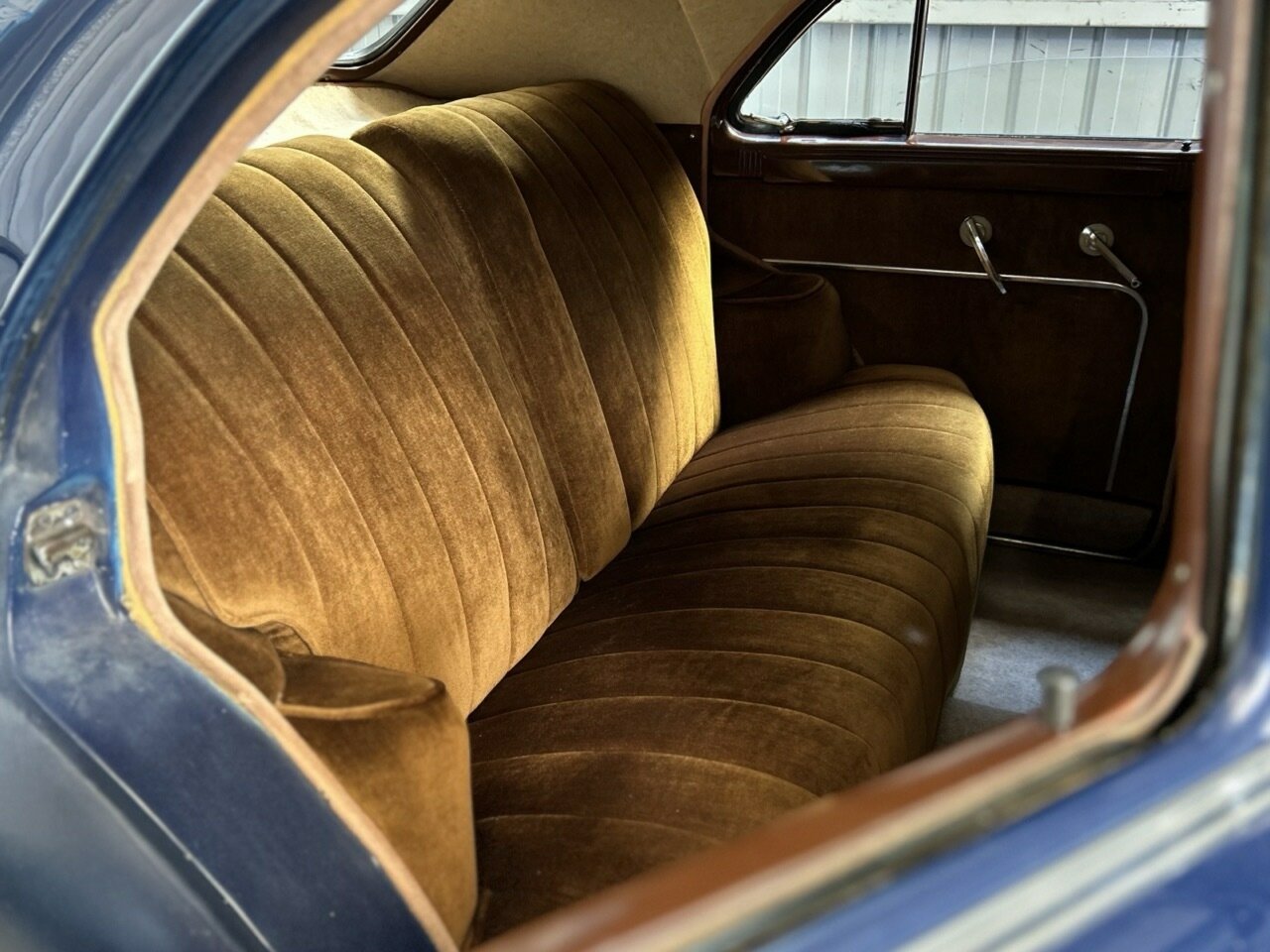 1948 PACKARD DELUXE EIGHT SEDAN