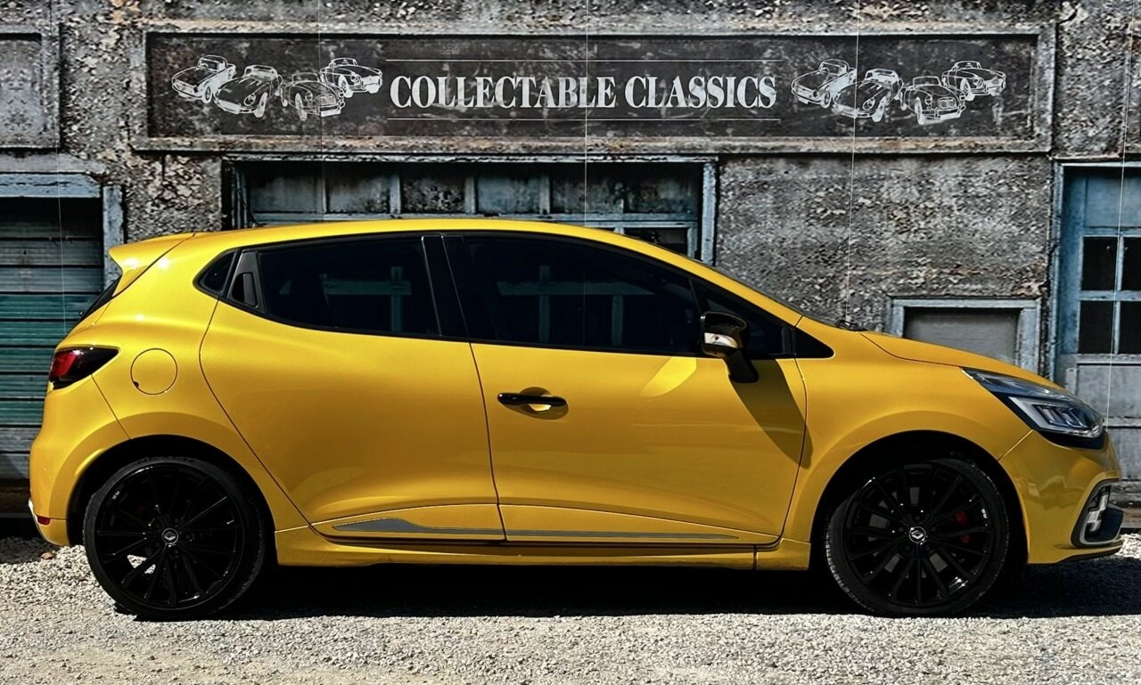 2017 RENAULT CLIO X98 R.S. 200 CUP 6 SP AUTOMATIC 5D HATCHBACK