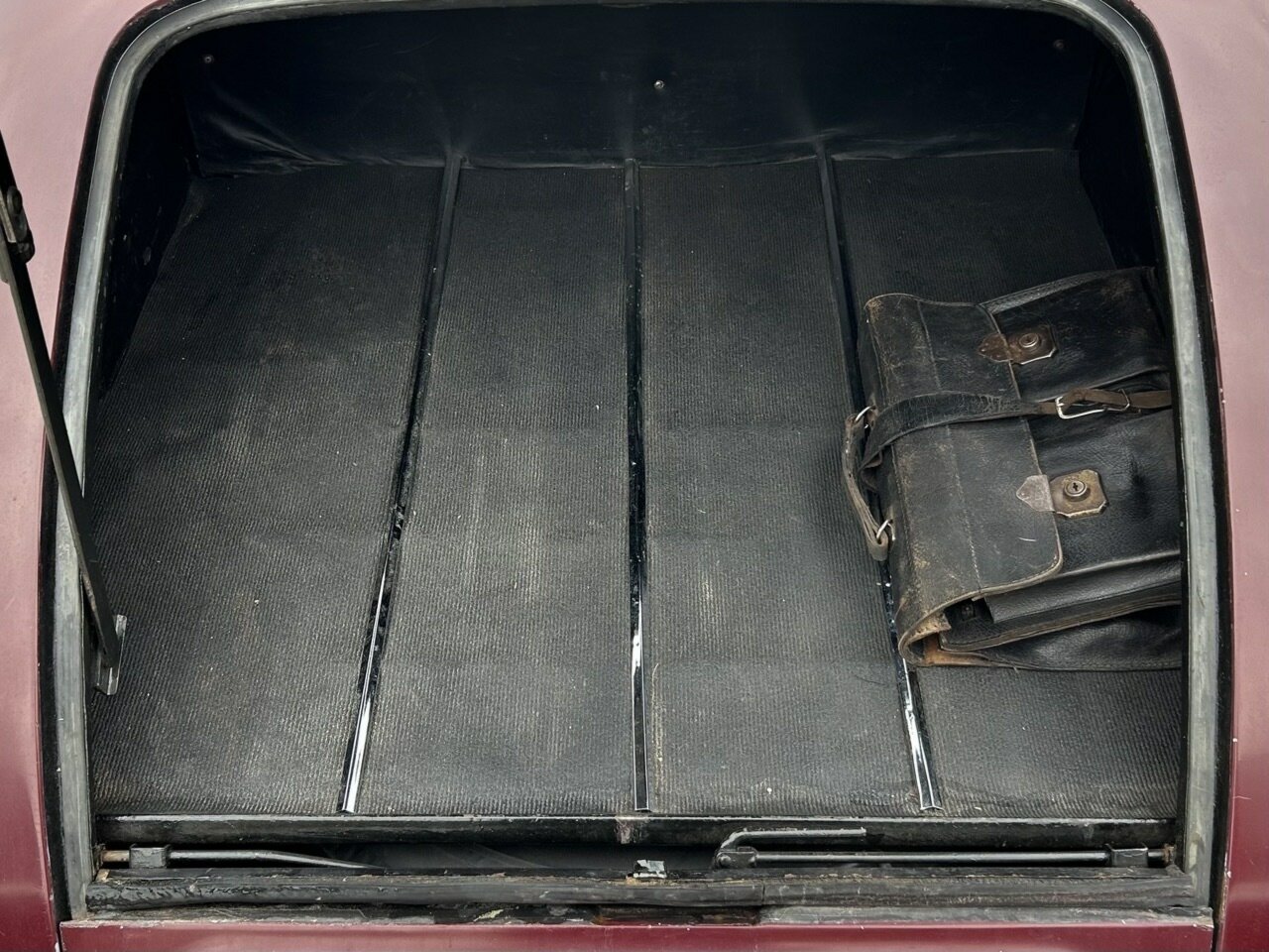 1951 RILEY RMB 2.5 LITRE 4 SP MANUAL 4D SEDAN