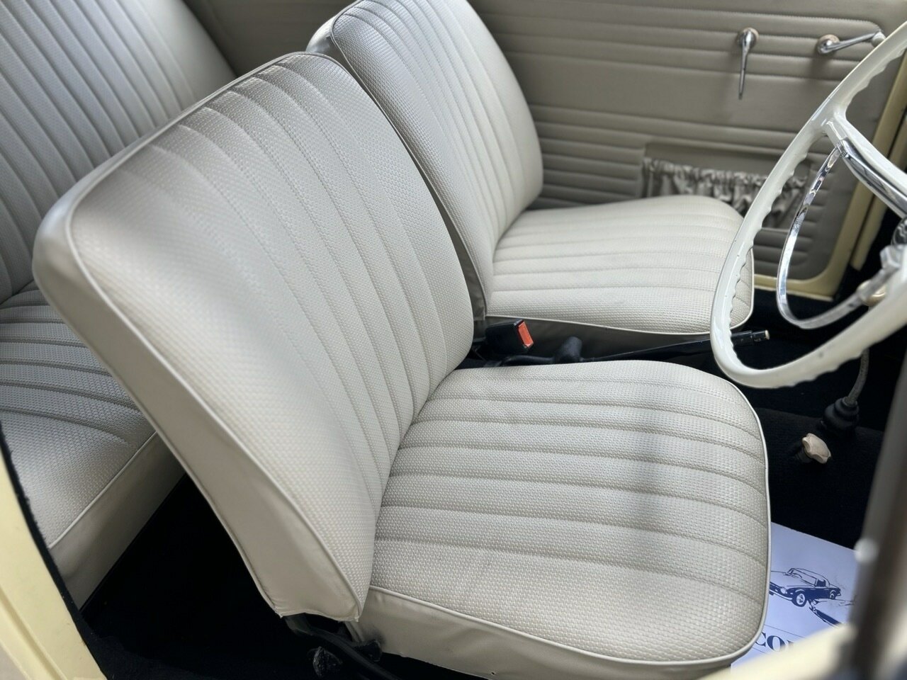 1967 VOLKSWAGEN 1300 (BEETLE) CUSTOM 4 SP MANUAL 2D SEDAN