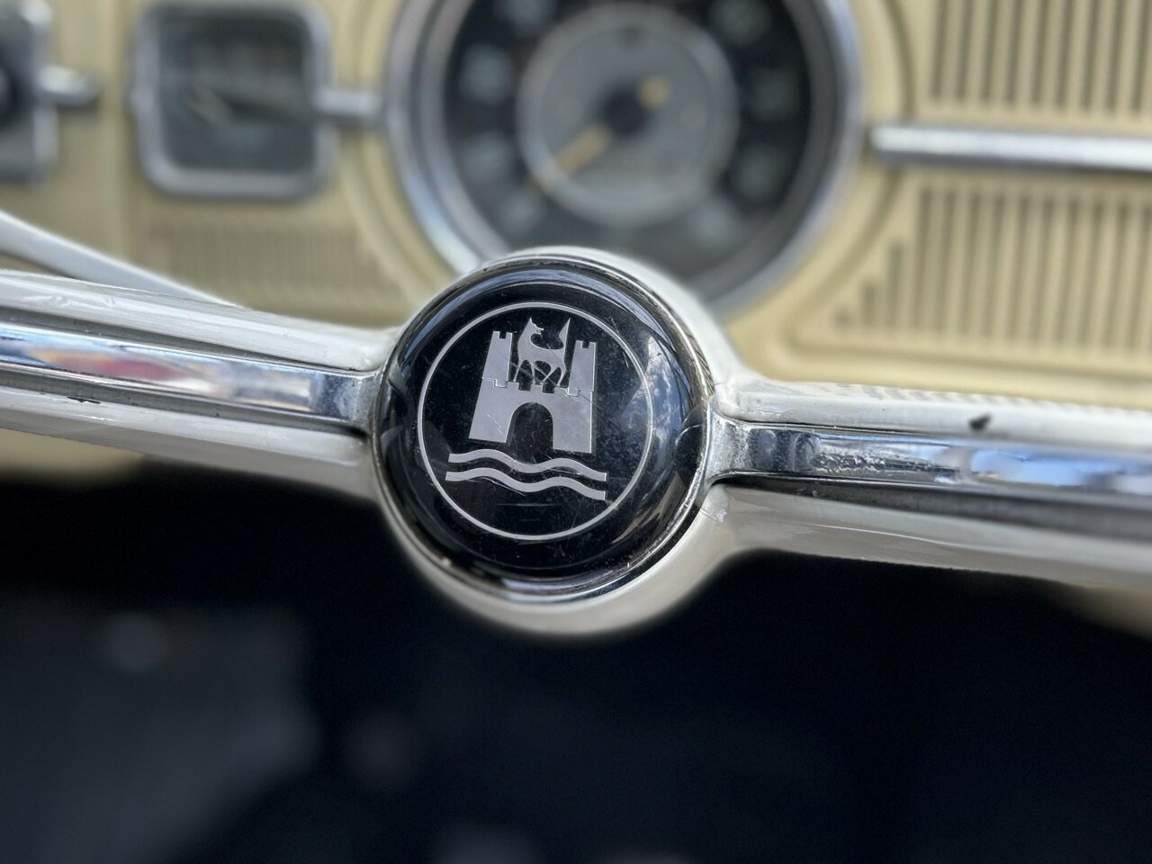 1967 VOLKSWAGEN 1300 (BEETLE) CUSTOM 4 SP MANUAL 2D SEDAN
