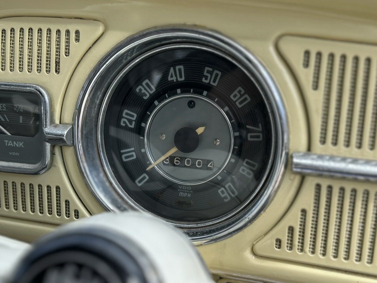 1967 VOLKSWAGEN 1300 (BEETLE) CUSTOM 4 SP MANUAL 2D SEDAN