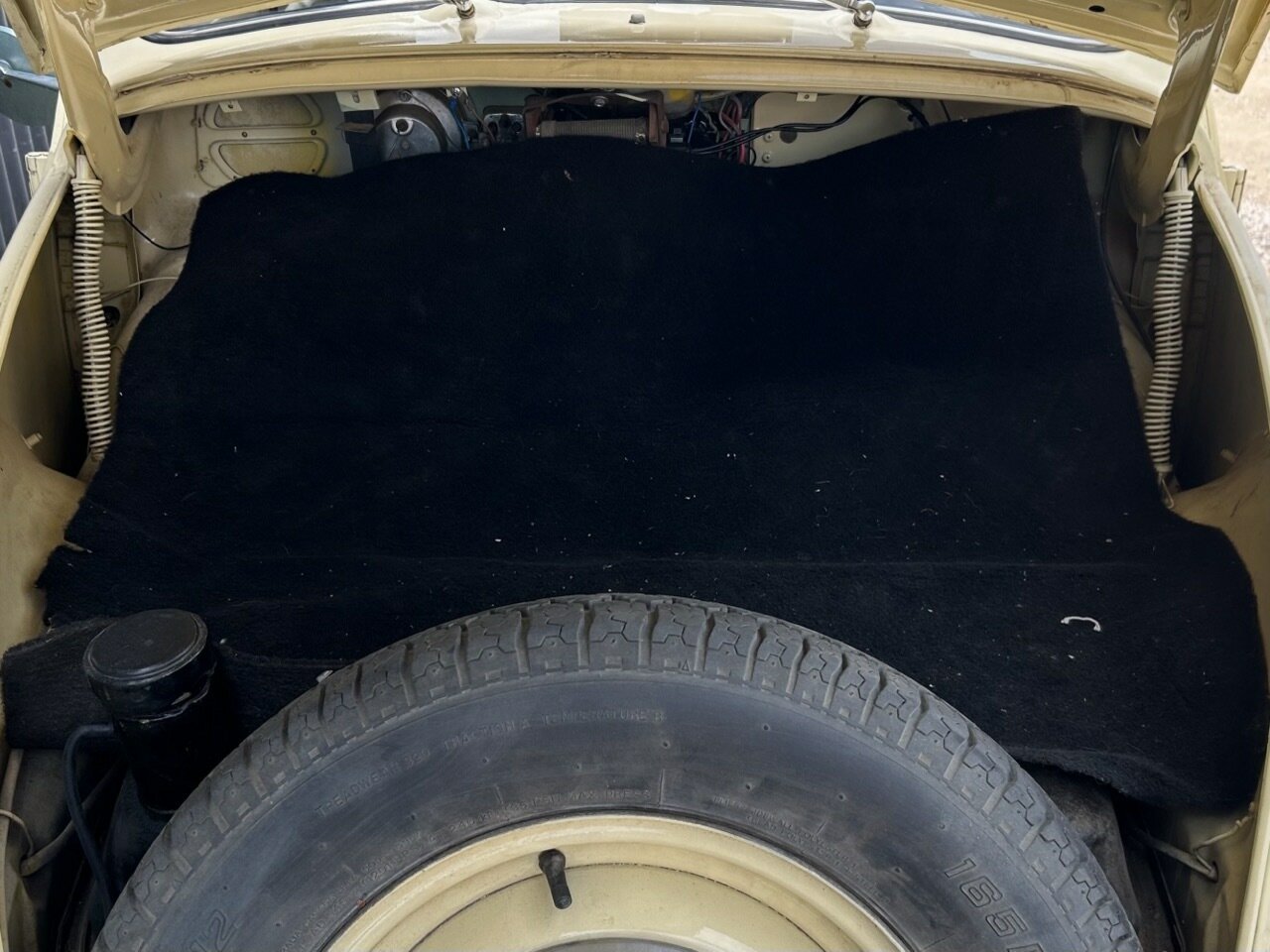 1967 VOLKSWAGEN 1300 (BEETLE) CUSTOM 4 SP MANUAL 2D SEDAN