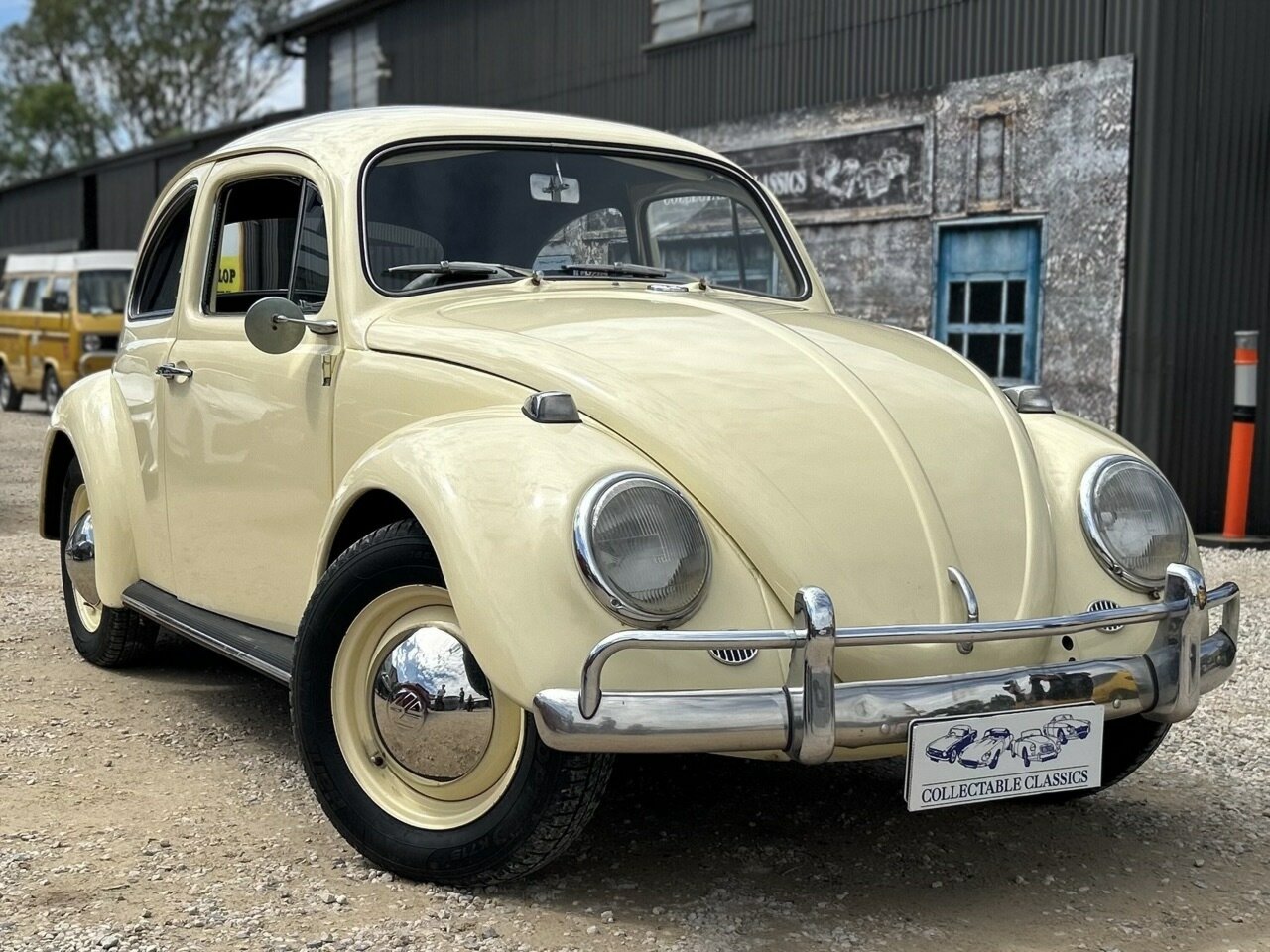 1967 VOLKSWAGEN 1300 (BEETLE) CUSTOM 4 SP MANUAL 2D SEDAN