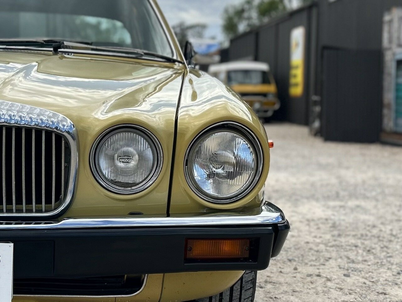 1981 DAIMLER SOVEREIGN SER III 4.2 3 SP AUTOMATIC 4D SEDAN