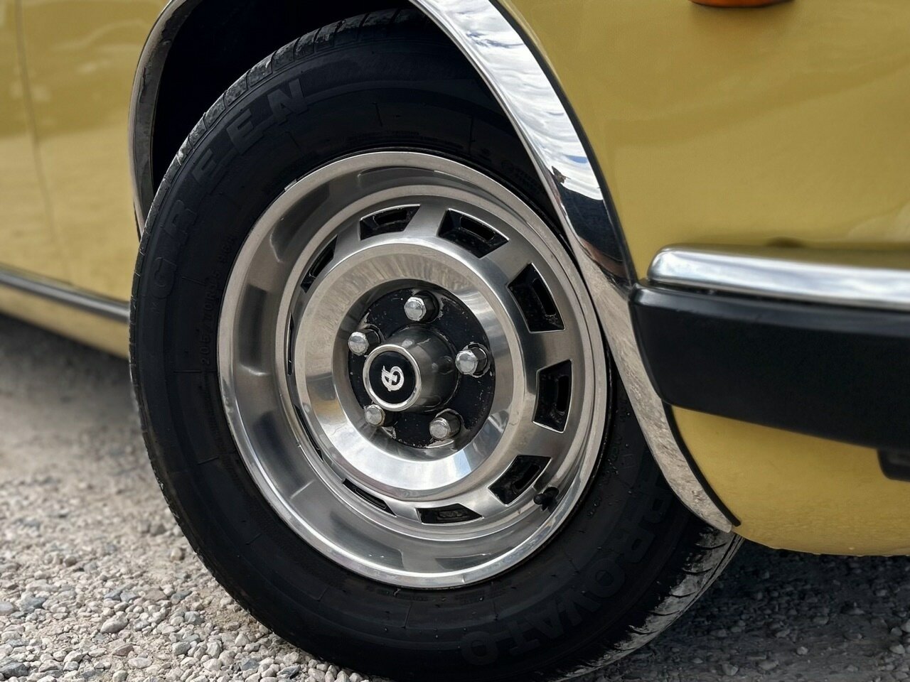 1981 DAIMLER SOVEREIGN SER III 4.2 3 SP AUTOMATIC 4D SEDAN