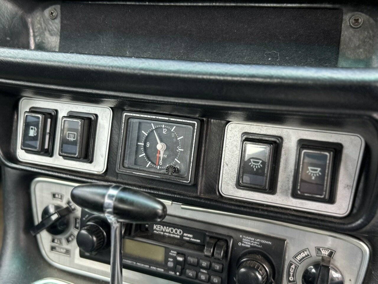 1981 DAIMLER SOVEREIGN SER III 4.2 3 SP AUTOMATIC 4D SEDAN