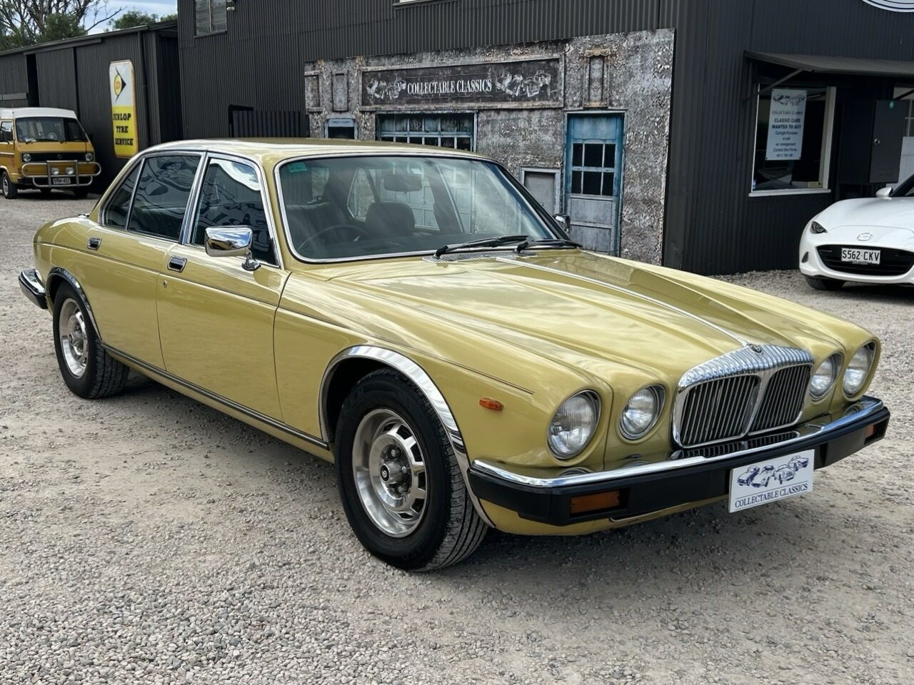 1981 DAIMLER SOVEREIGN SER III 4.2 3 SP AUTOMATIC 4D SEDAN