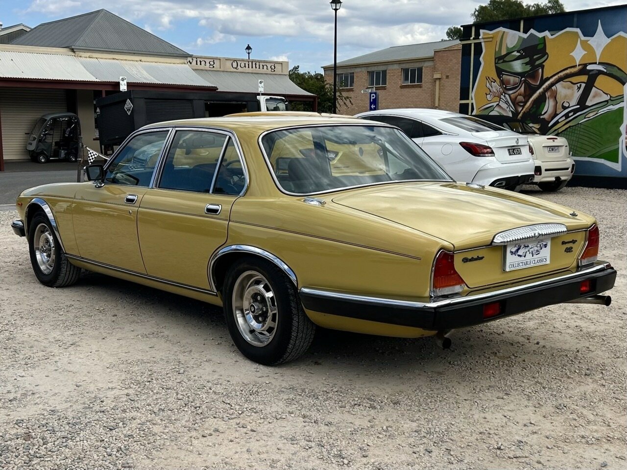 1981 DAIMLER SOVEREIGN SER III 4.2 3 SP AUTOMATIC 4D SEDAN
