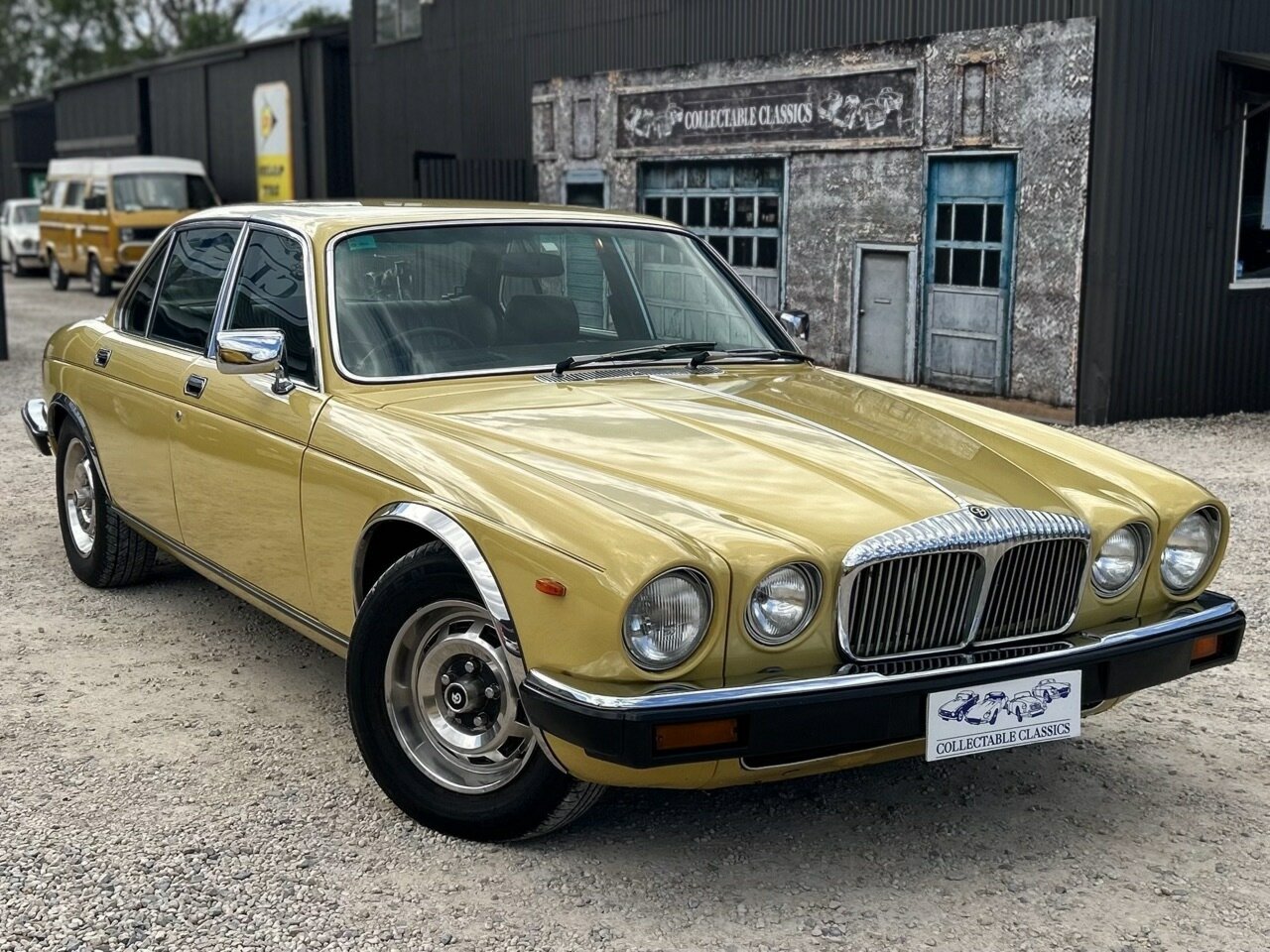 1981 DAIMLER SOVEREIGN SER III 4.2 3 SP AUTOMATIC 4D SEDAN