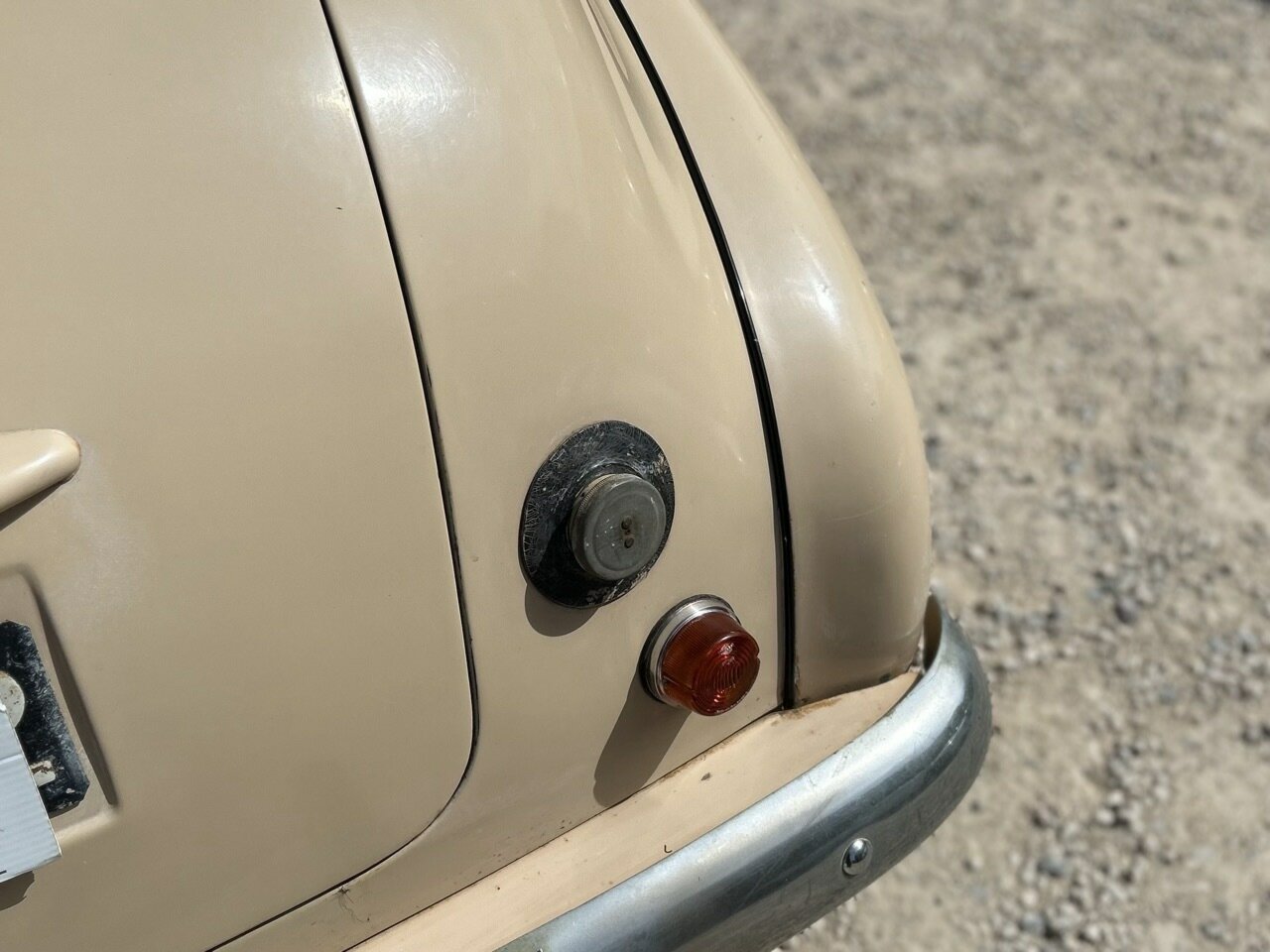 1952 HOLDEN 48-215 FX 3 SP MANUAL SEDAN