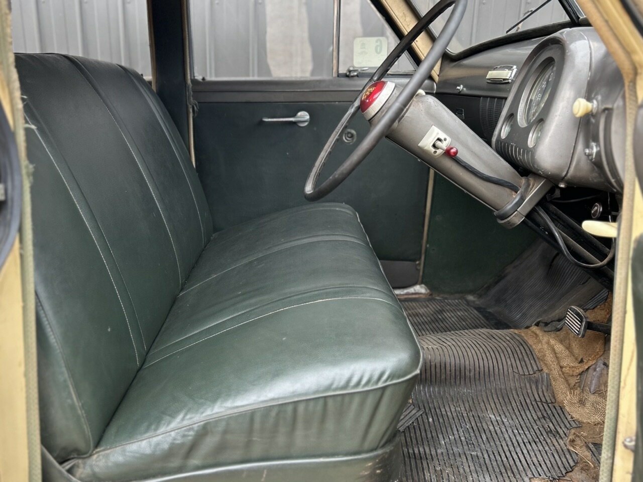 1952 HOLDEN 48-215 FX 3 SP MANUAL SEDAN