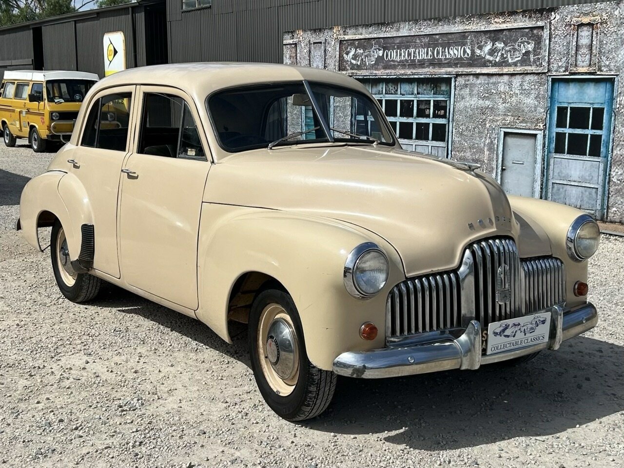 1952 HOLDEN 48-215 FX 3 SP MANUAL SEDAN