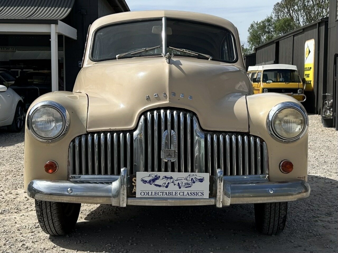 1952 HOLDEN 48-215 FX 3 SP MANUAL SEDAN