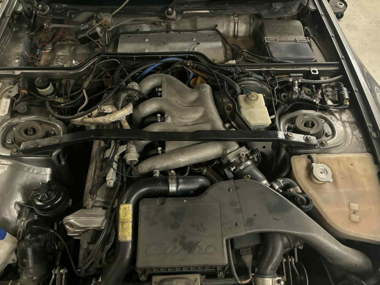 1988 PORSCHE 944 5 SP MANUAL 2D COUPE