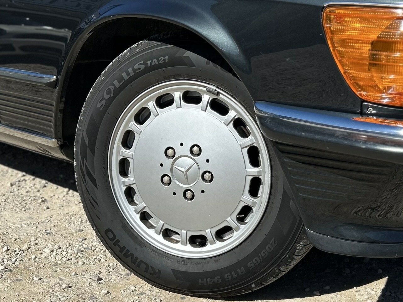 1986 MERCEDES-BENZ 560SL 4 SP AUTOMATIC 2D CONVERTIBLE
