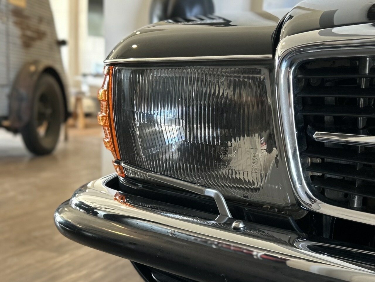 1986 MERCEDES-BENZ 560SL 4 SP AUTOMATIC 2D CONVERTIBLE